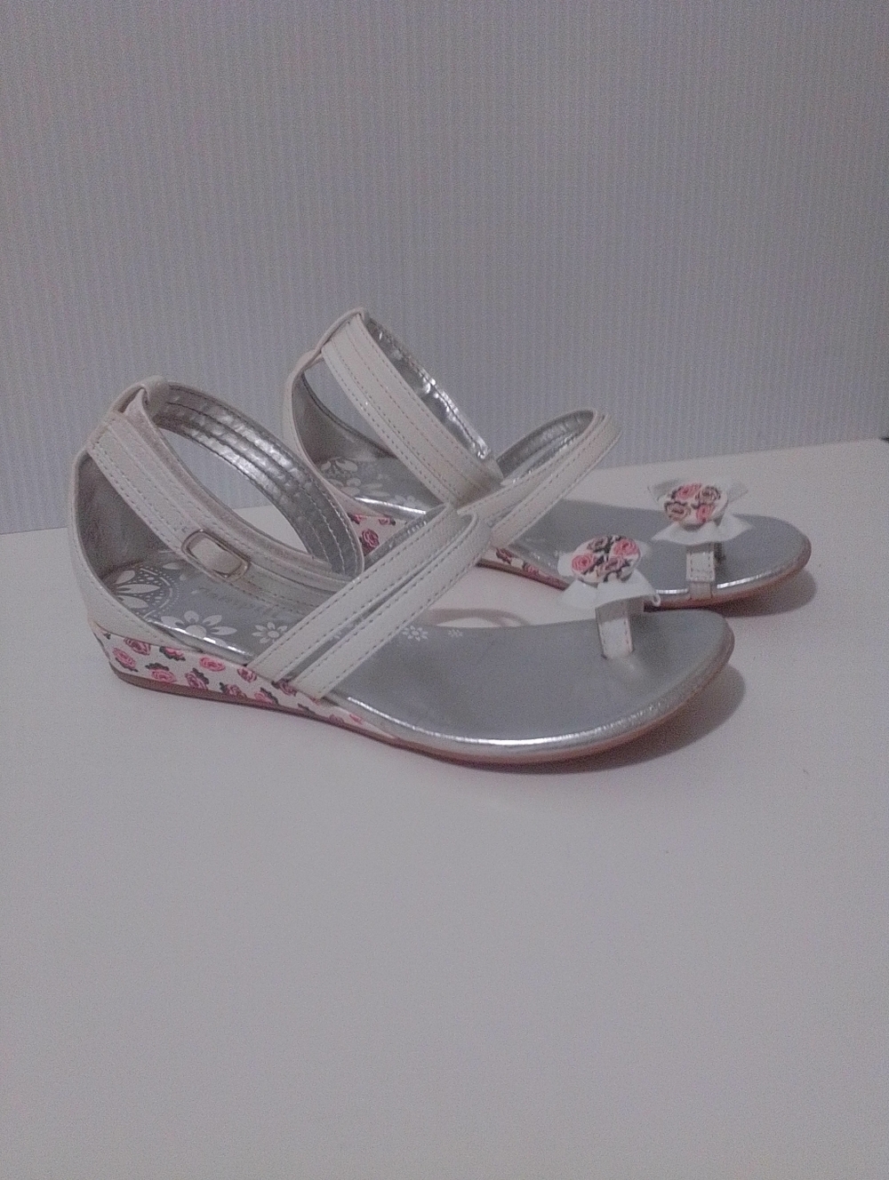 Sandals Pampili Little Girls White Leather Size US 12/ EUR 30